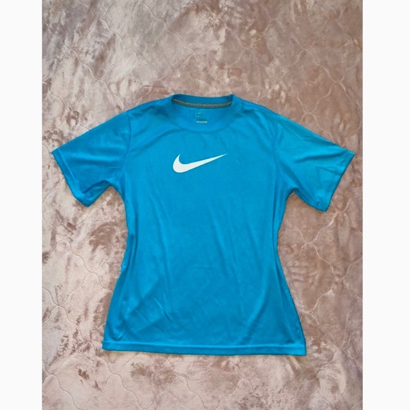 Nike Tops - Nike 🌸 ☆ T-Shirt ☆ 🌸